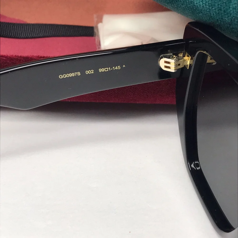New- 💯original Gucci Grey Shield Sunglasses GG0997S 00